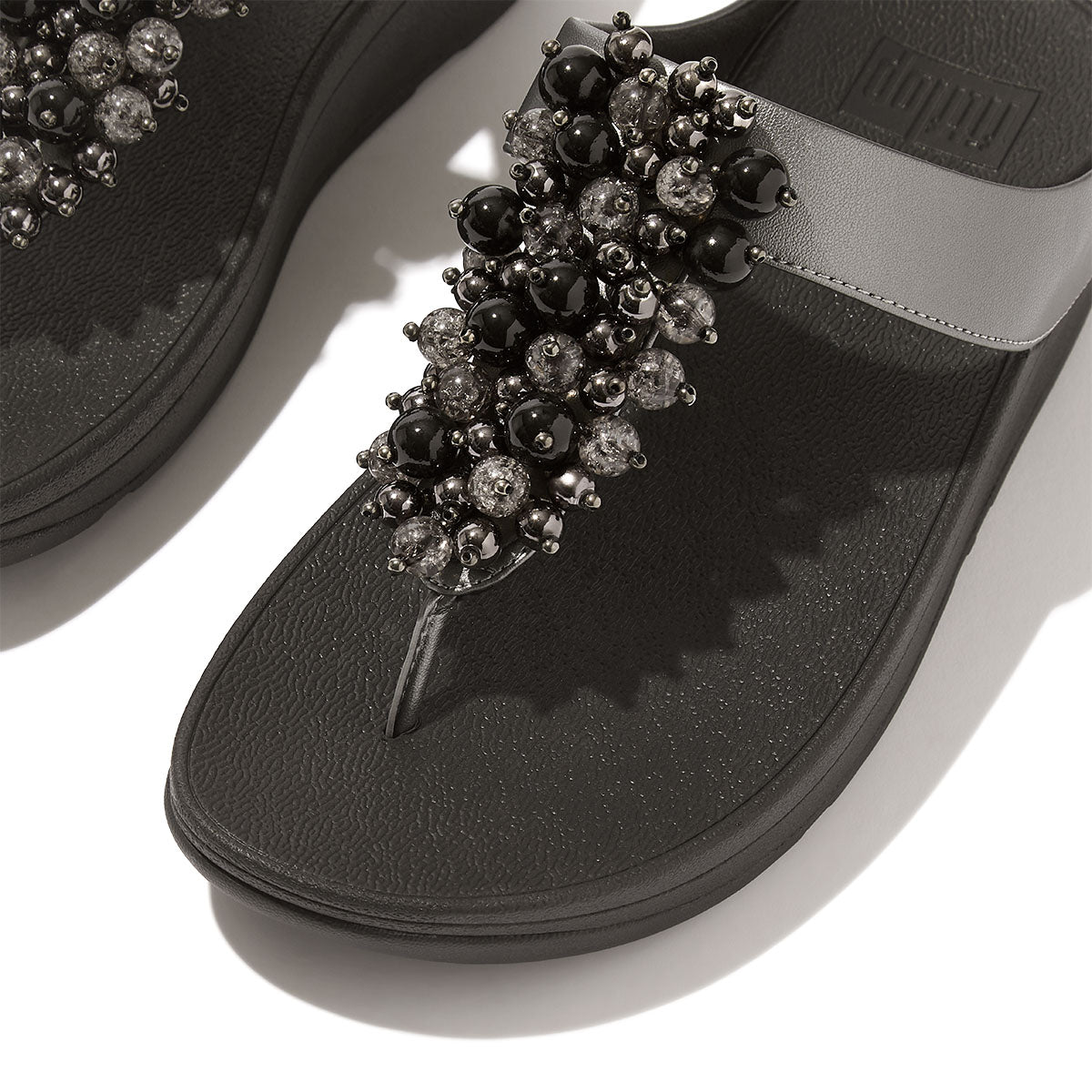 FitFlop FINO Bauble‑Bead Toe‑Post Sandals – Pewter Black